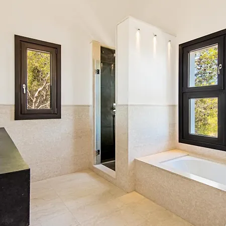 בית נופש Modern With Amazing Sea View מארבלה