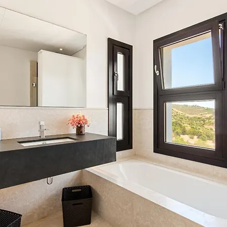 Modern With Amazing Sea View Holiday home *