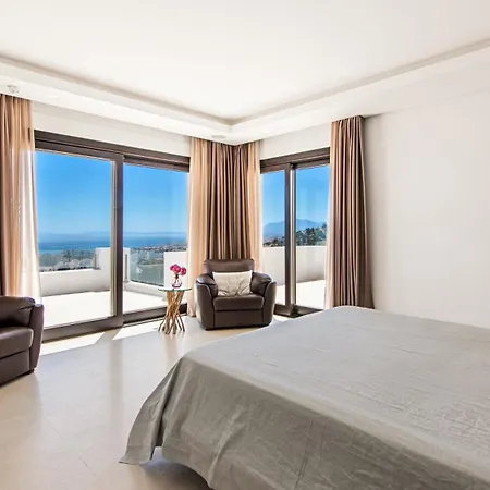 Modern With Amazing Sea View Marbella