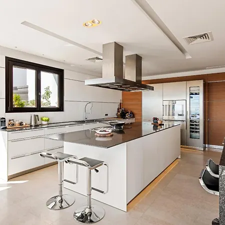 בית נופש Modern With Amazing Sea View *