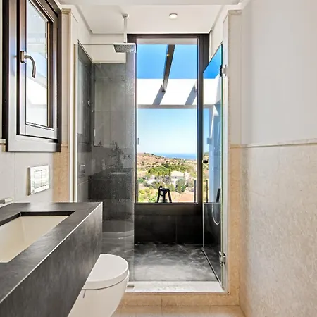 Modern With Amazing Sea View בית נופש *