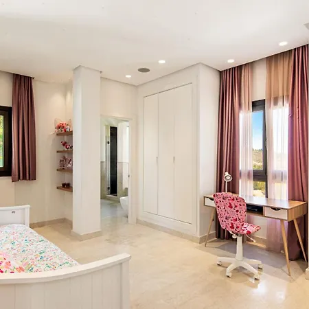 Modern With Amazing Sea View בית נופש מארבלה