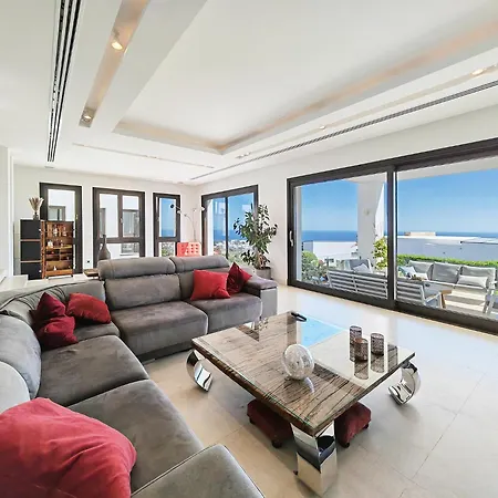 בית נופש Modern With Amazing Sea View מארבלה